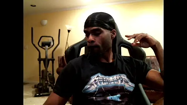 Snapshot of james421__ chatting on 02/11/26, 05:01 james421 online show from 02/11/26, 05:01