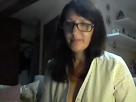 Snapshot of Elena48324 chatting on 09/20/25, 04:52 Elena48324 online show from 09/20/25, 04:52