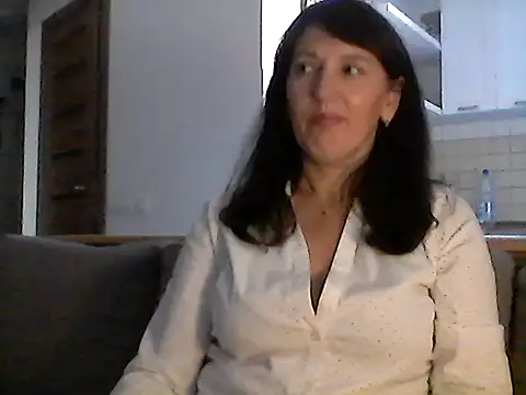 Snapshot of Elena48324 chatting on 09/23/25, 10:18 Elena48324 online show from 09/23/25, 10:18