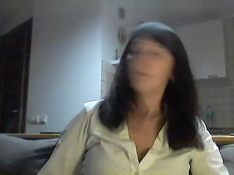 Snapshot of Elena48324 chatting on 10/02/25, 04:47 Elena48324 online show from 10/02/25, 04:47
