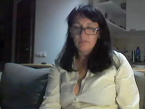 Snapshot of Elena48324 chatting on 10/13/25, 05:46 Elena48324 online show from 10/13/25, 05:46
