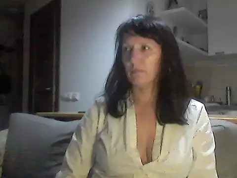 Snapshot of Elena48324 chatting on 12/19/25, 08:49 Elena48324 online show from 12/19/25, 08:49