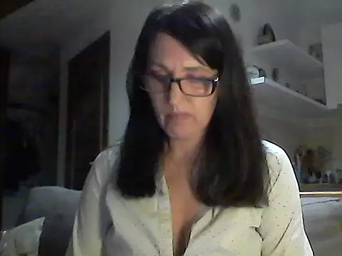 Elena48324 online show from 05/15/26, 06:15