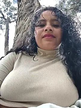 Snapshot of Yaya_watson chatting on 06/19/26, 08:45 Yaya watson online show from 06/19/26, 08:45