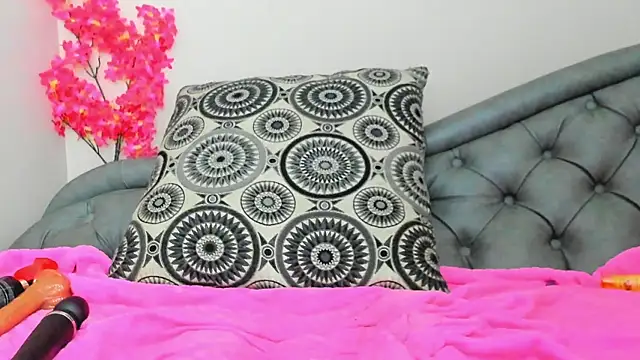 Dafne Mel online show from 09/13/25, 01:55