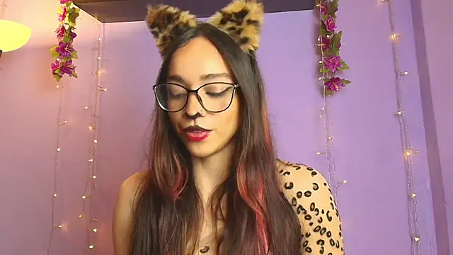 Dafne Mel online show from 10/24/25, 01:51