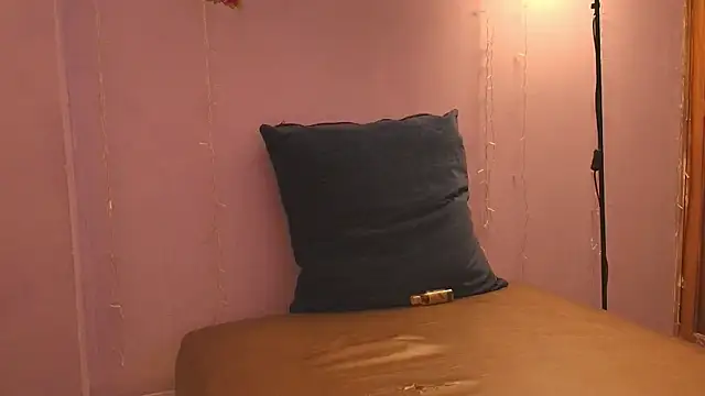 Dafne Mel online show from 11/19/25, 12:38