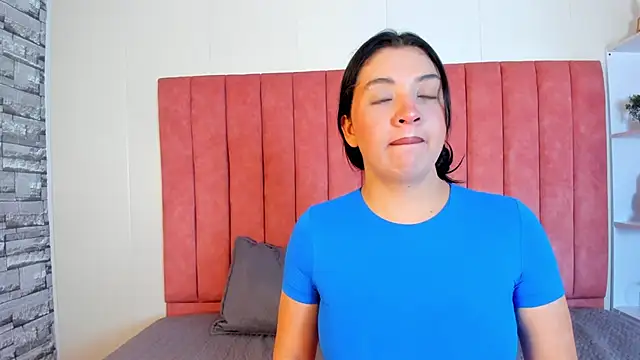 ashley Olsen online show from 11/11/25, 03:06