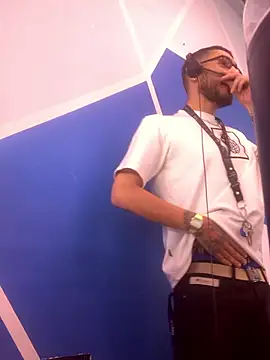 Snapshot of malek_xarx_ chatting on 01/09/26, 03:15 malek xarx online show from 01/09/26, 03:15