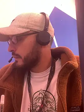 Snapshot of malek_xarx_ chatting on 01/10/26, 01:35 malek xarx online show from 01/10/26, 01:35