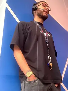 Snapshot of malek_xarx_ chatting on 01/16/26, 01:48 malek xarx online show from 01/16/26, 01:48