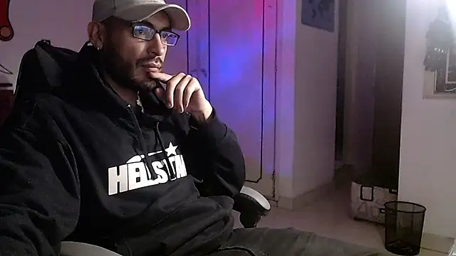 Snapshot of malek_xarx_ chatting on 02/08/26, 06:50 malek xarx online show from 02/08/26, 06:50