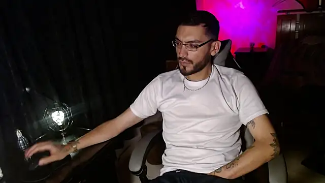 Snapshot of malek_xarx_ chatting on 02/10/26, 02:04 malek xarx online show from 02/10/26, 02:04