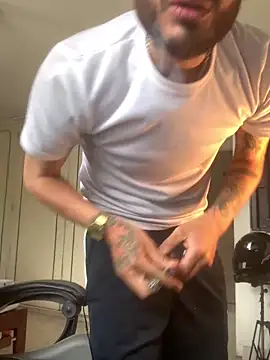 Snapshot of malek_xarx_ chatting on 02/19/26, 04:03 malek xarx online show from 02/19/26, 04:03