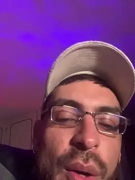 Snapshot of malek_xarx_ chatting on 02/21/26, 02:23 malek xarx online show from 02/21/26, 02:23