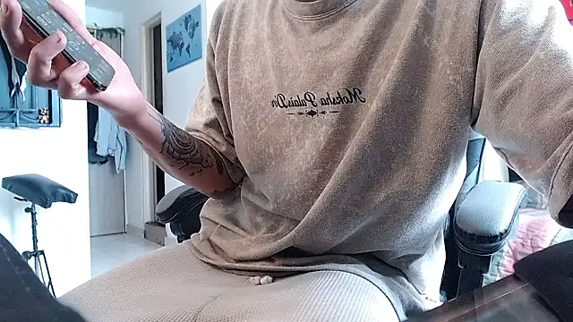 Snapshot of malek_xarx_ chatting on 03/24/26, 04:23 malek xarx online show from 03/24/26, 04:23