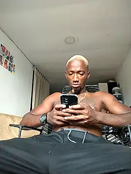 Snapshot of Jhoan_Simply chatting on 12/19/25, 12:01 Jhoan Simply online show from 12/19/25, 12:01