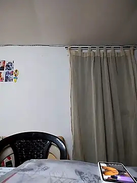 Snapshot of Jhoan_Simply chatting on 12/20/25, 12:01 Jhoan Simply online show from 12/20/25, 12:01