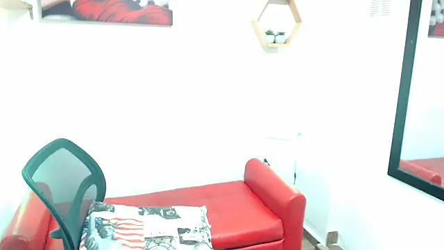DIVAX MONSERRAT online show from 06/24/26, 06:40