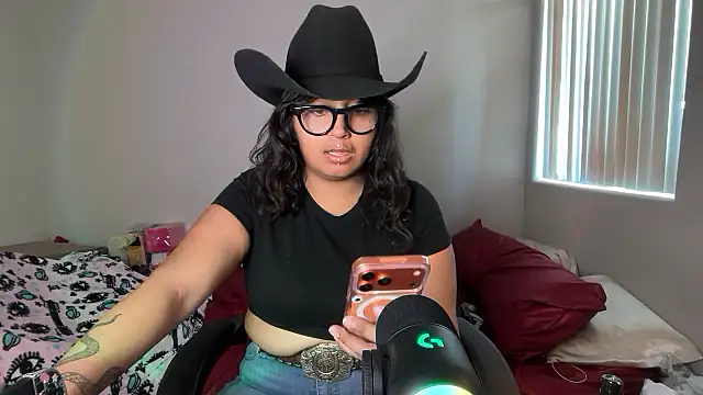 Snapshot of pressuremami chatting on 03/24/26, 07:52 pressuremami online show from 03/24/26, 07:52