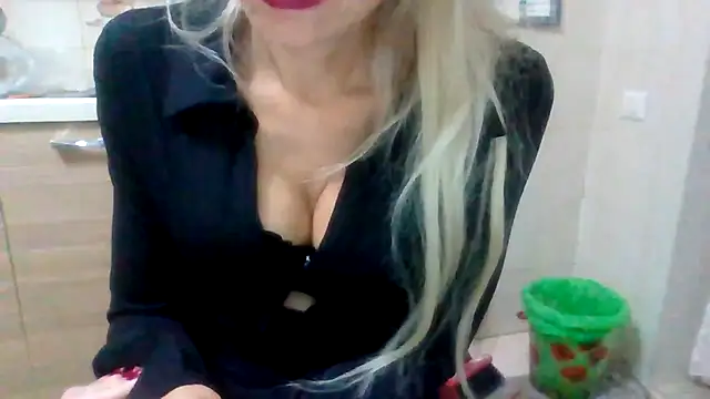 Kelly80 online show from 10/22/25, 04:29