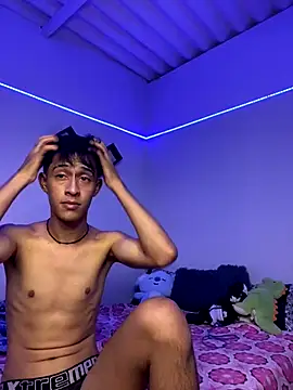 Snapshot of Danny_cute_05 chatting on 09/18/25, 01:18 Danny cute 05 online show from 09/18/25, 01:18