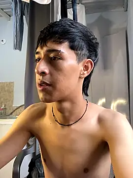 Snapshot of Danny_cute_05 chatting on 10/05/25, 11:19 Danny cute 05 online show from 10/05/25, 11:19