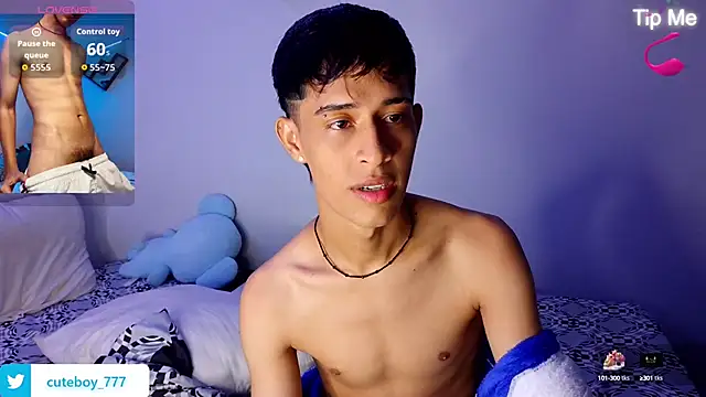 Snapshot of Danny_cute_05 chatting on 10/15/25, 04:12 Danny cute 05 online show from 10/15/25, 04:12