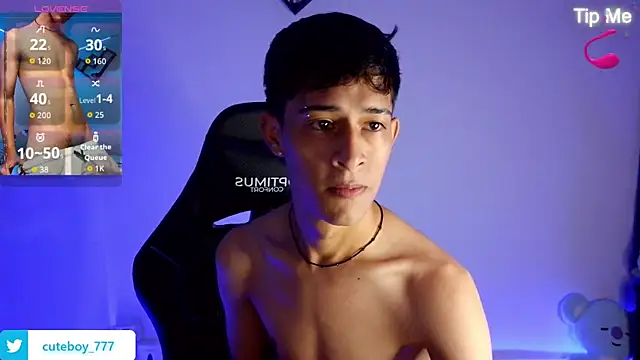 Snapshot of Danny_cute_05 chatting on 10/20/25, 10:49 Danny cute 05 online show from 10/20/25, 10:49