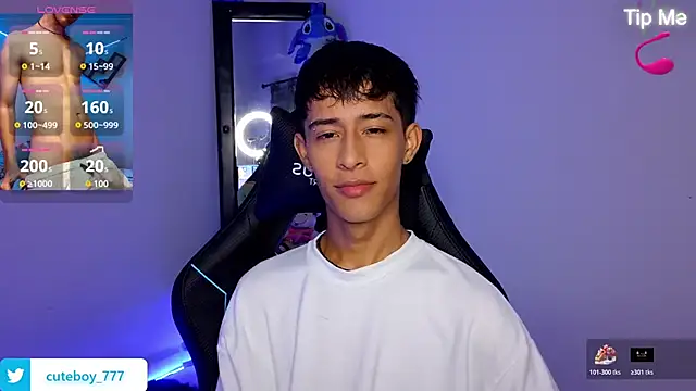 Snapshot of Danny_cute_05 chatting on 10/21/25, 06:03 Danny cute 05 online show from 10/21/25, 06:03