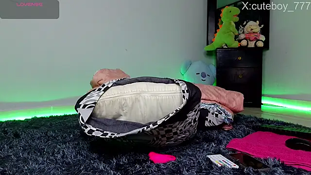 Snapshot of Danny_cute_05 chatting on 11/04/25, 09:30 Danny cute 05 online show from 11/04/25, 09:30