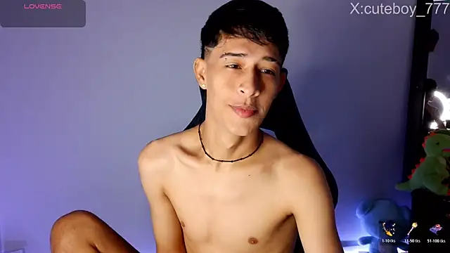 Snapshot of Danny_cute_05 chatting on 11/05/25, 10:04 Danny cute 05 online show from 11/05/25, 10:04