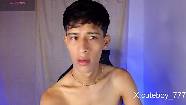 Snapshot of Danny_cute_05 chatting on 03/11/26, 12:33 Danny cute 05 online show from 03/11/26, 12:33