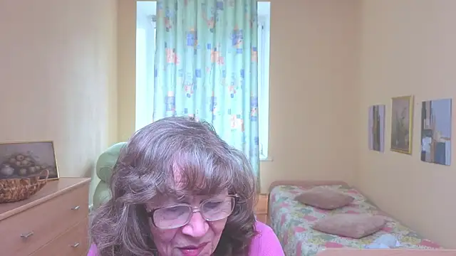 Betty Brick online show from 04/09/26, 12:10