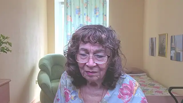 Betty Brick online show from 04/26/26, 09:29