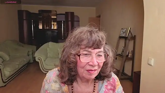 Betty Brick online show from 04/29/26, 01:59
