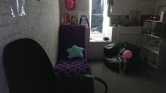 Snapshot of Betty_Brick chatting on 05/31/26, 02:13 Betty Brick online show from 05/31/26, 02:13