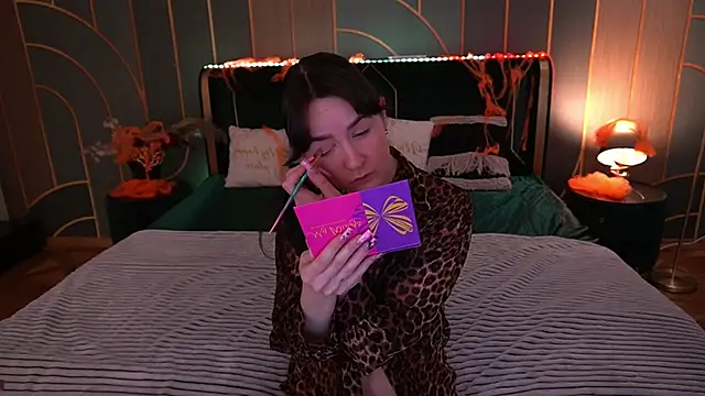 BerryDiva online show from 10/28/25, 09:06