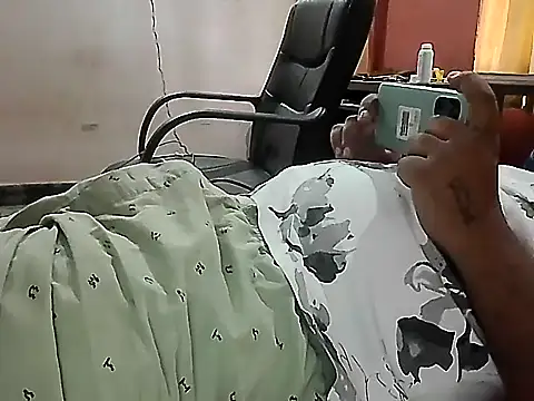 Snapshot of cardiovex7 chatting on 10/17/25, 08:06 cardiovex7 online show from 10/17/25, 08:06