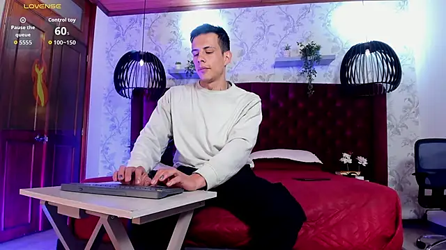 Snapshot of Dustin_Sonne chatting on 09/26/25, 03:43 Dustin Sonne online show from 09/26/25, 03:43
