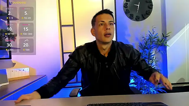 Snapshot of Dustin_Sonne chatting on 10/04/25, 03:48 Dustin Sonne online show from 10/04/25, 03:48