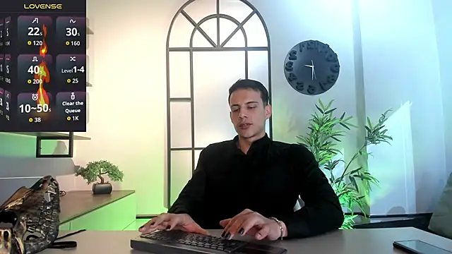 Snapshot of Dustin_Sonne chatting on 10/13/25, 03:28 Dustin Sonne online show from 10/13/25, 03:28