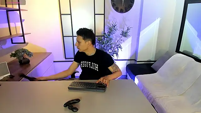 Snapshot of Dustin_Sonne chatting on 10/15/25, 03:39 Dustin Sonne online show from 10/15/25, 03:39
