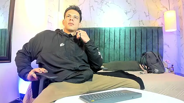 Dustin Sonne online show from 06/10/26, 03:39