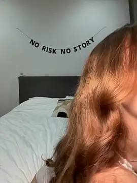 Snapshot of katexxxx chatting on 10/28/25, 06:21 katexxxx online show from 10/28/25, 06:21