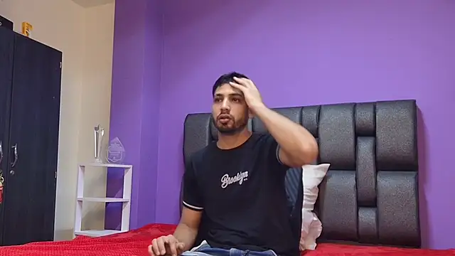 Snapshot of ashtoncooperr chatting on 09/23/25, 06:44 ashtoncooperr online show from 09/23/25, 06:44