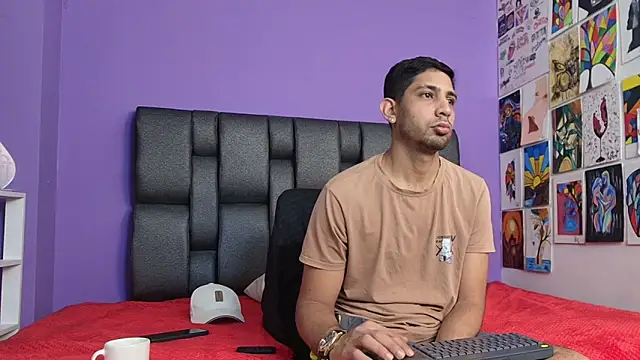 Snapshot of ashtoncooperr chatting on 09/28/25, 06:02 ashtoncooperr online show from 09/28/25, 06:02