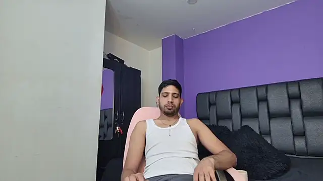 Snapshot of ashtoncooperr chatting on 10/05/25, 07:12 ashtoncooperr online show from 10/05/25, 07:12