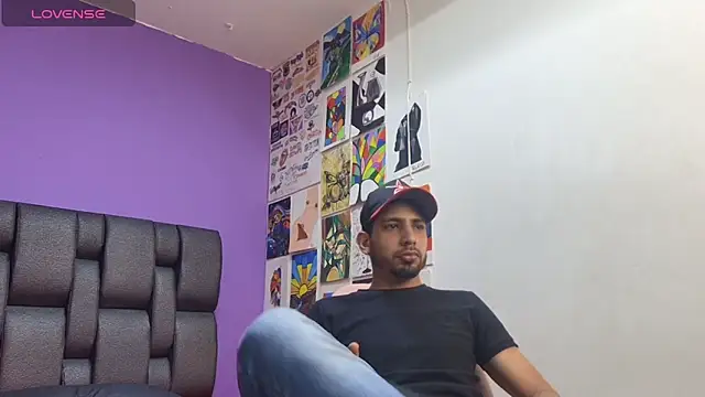 Snapshot of ashtoncooperr chatting on 10/14/25, 07:03 ashtoncooperr online show from 10/14/25, 07:03