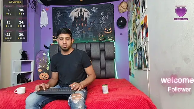 Snapshot of ashtoncooperr chatting on 10/20/25, 07:47 ashtoncooperr online show from 10/20/25, 07:47